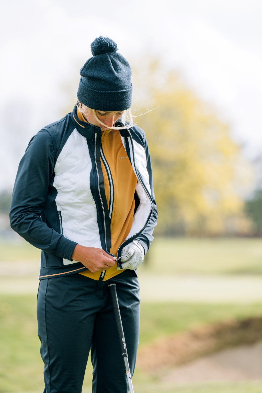 Women Grove Hybrid Jacket - The Golf Guys Online