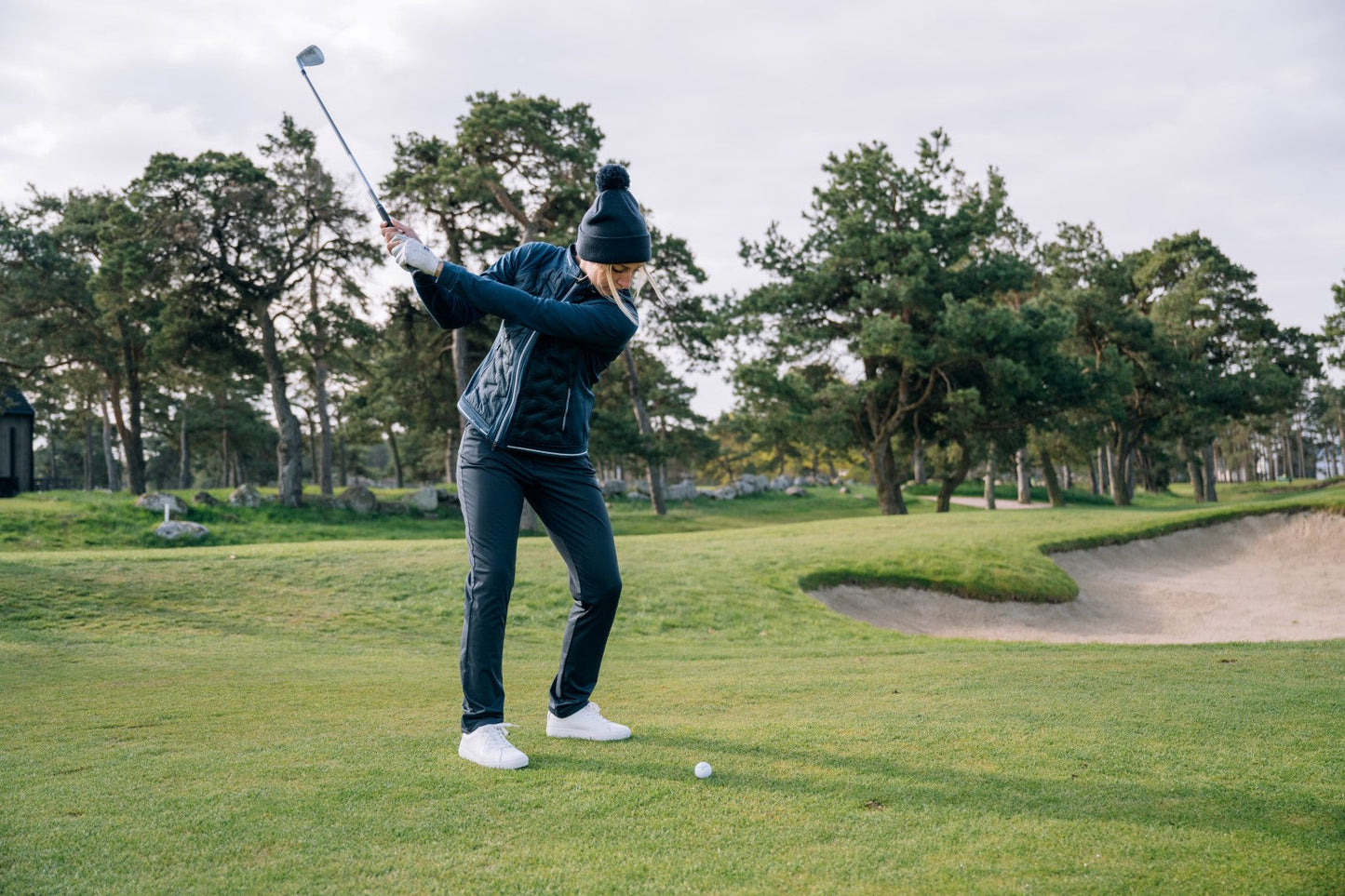 Women Grove Hybrid Jacket - The Golf Guys Online