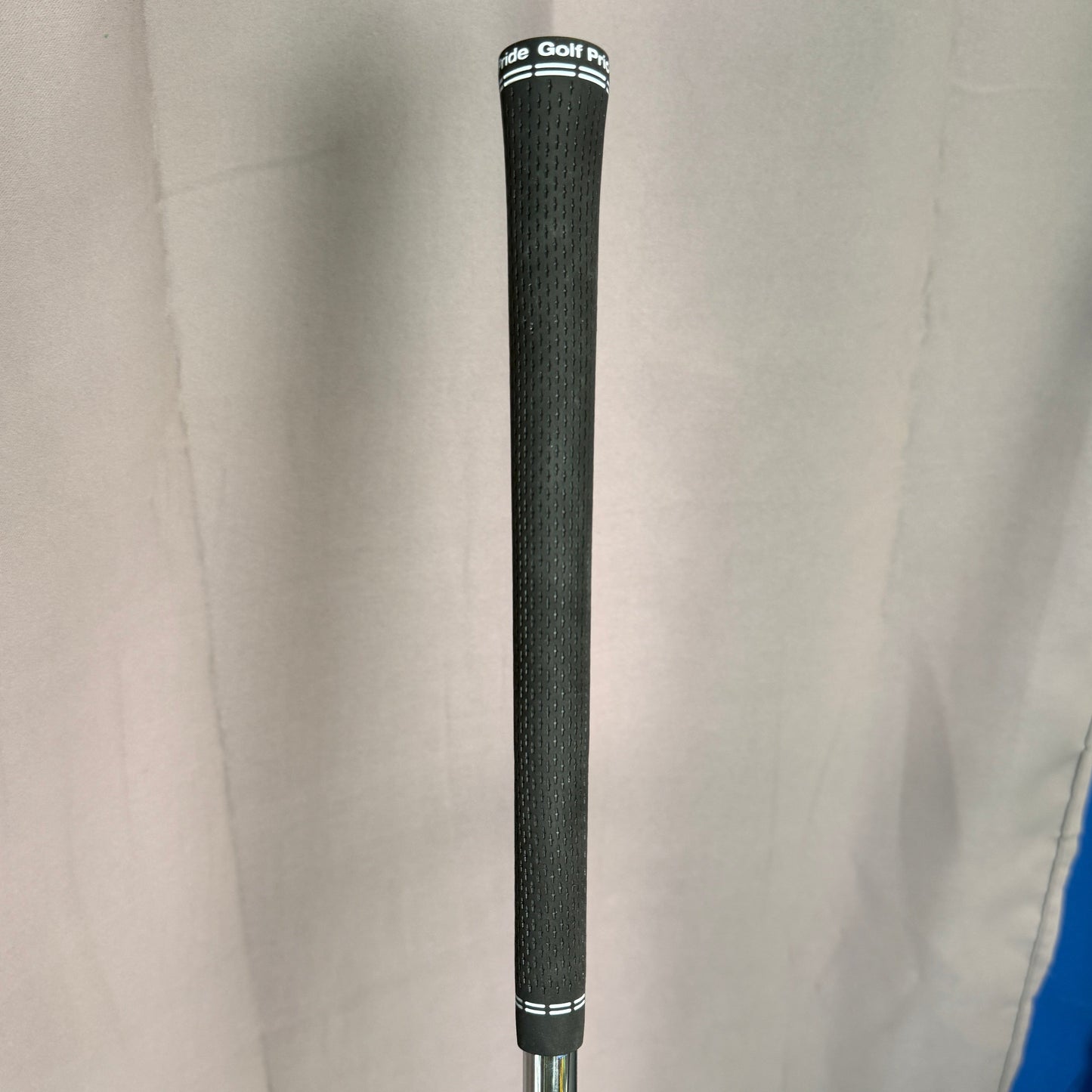 Pre-Owned Ping G425 7 Iron (30.0) Blue Dot (1.0 Degree) Upright w/ Ping AWT 2.0 Nippon Shaft 2.0 S (Stiff) Steel Shaft (Above Average)