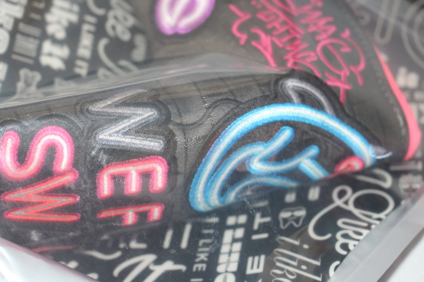 Limited Swag Golf Swag Thing Flipper Dolphin Neon Blade Putter Headcover *opened, no bag*