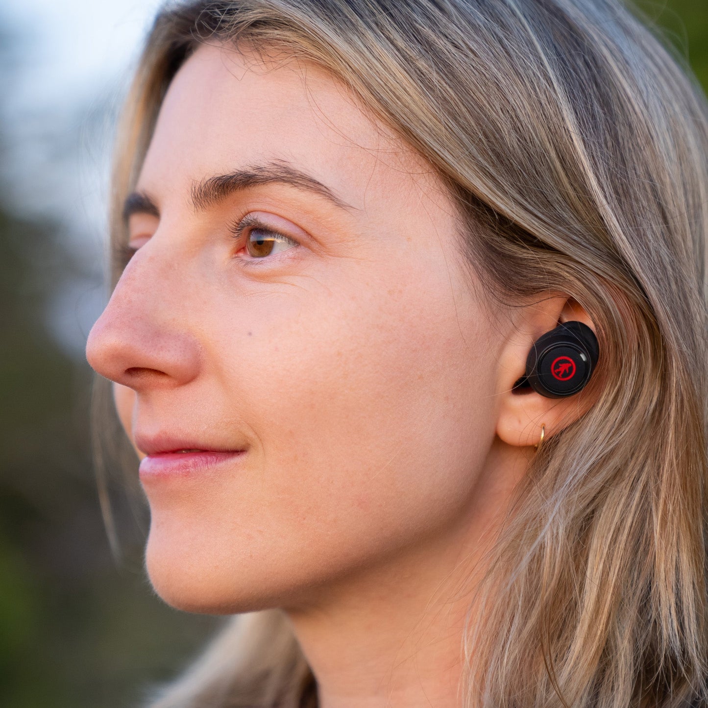 Pearls Earbuds with Rechargeable Case - The Golf Guys Online