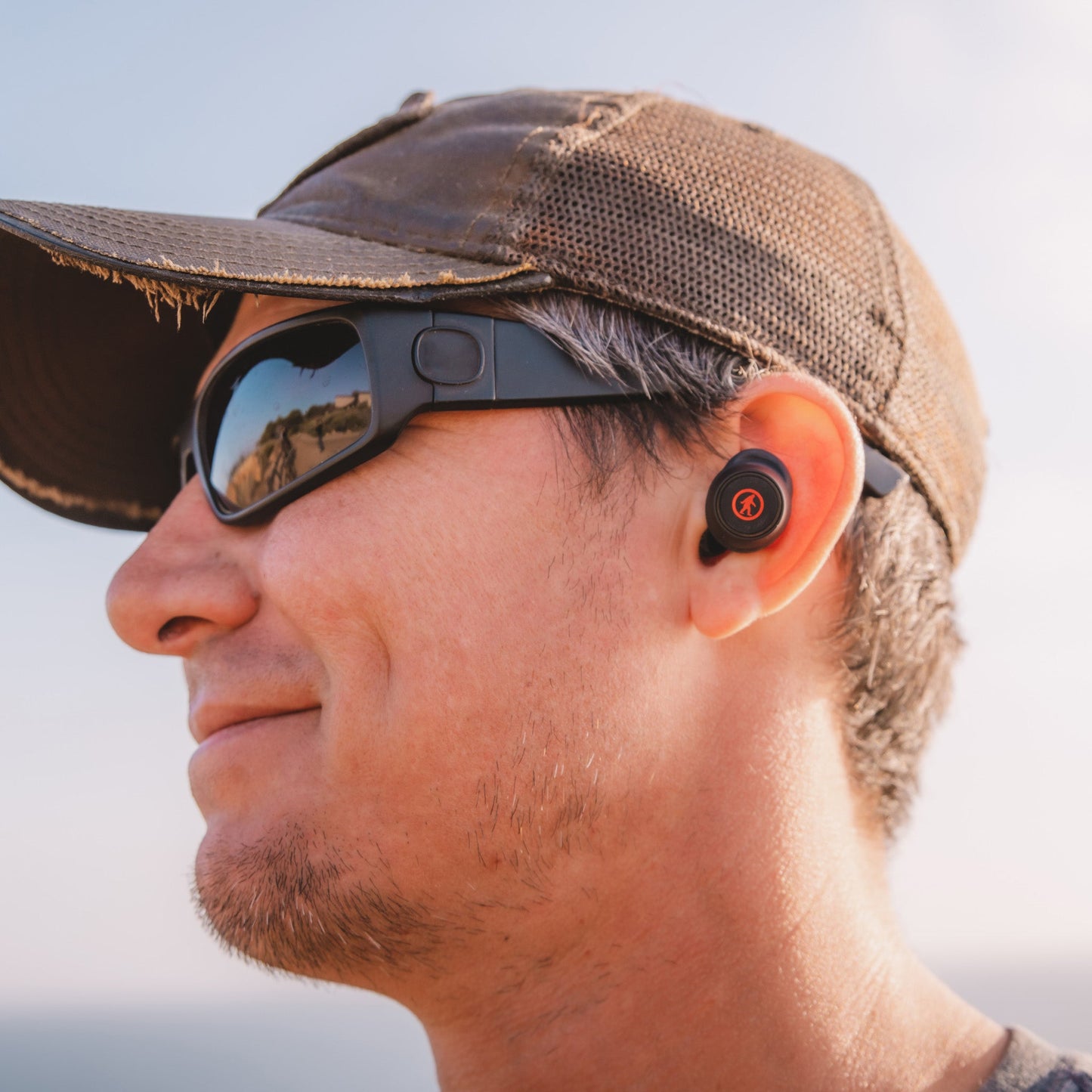 Pearls Earbuds with Rechargeable Case - The Golf Guys Online