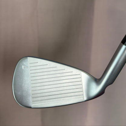 Pre-Owned Ping G425 7 Iron (30.0) Blue Dot (1.0 Degree) Upright w/ Ping AWT 2.0 Nippon Shaft 2.0 S (Stiff) Steel Shaft (Above Average)