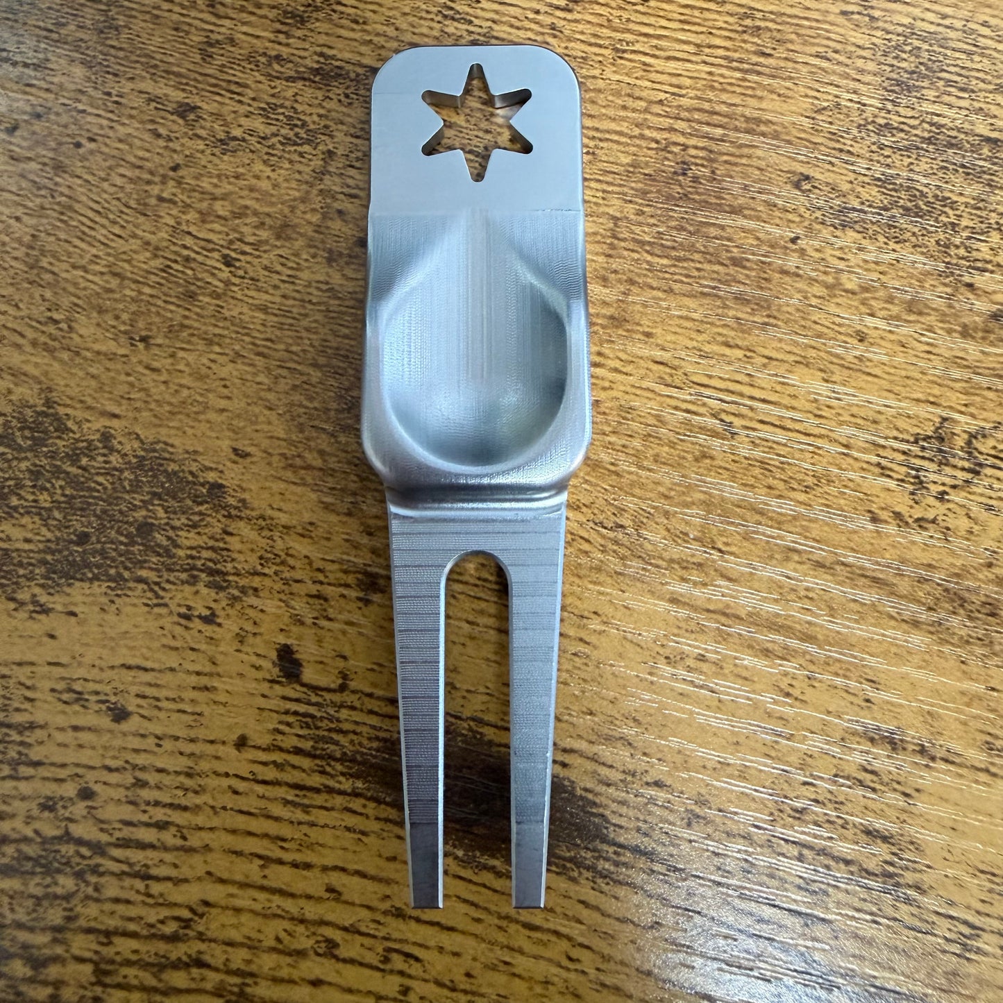 Limited Bettinardi Chicago Skyline Divot Tool