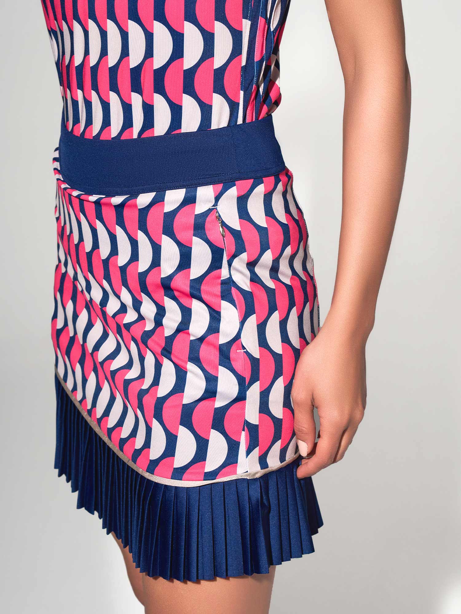 Ava Women's Golf Skort with Pockets - 15" Slim Fit - Geo Print/Ink - The Golf Guys Online