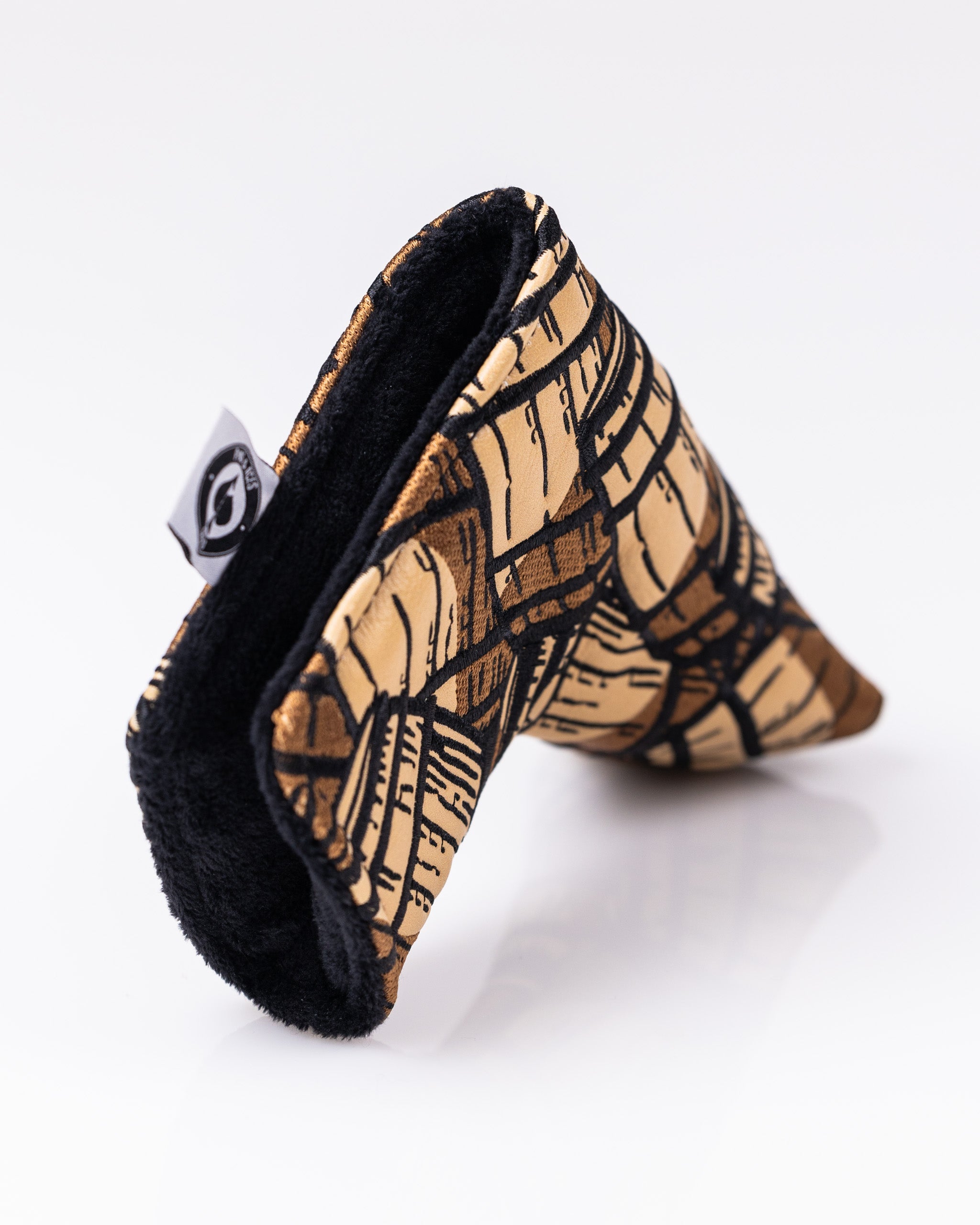 Pins and Aces Bourbon Barrel Blade Putter Cover - Thumbnail 5