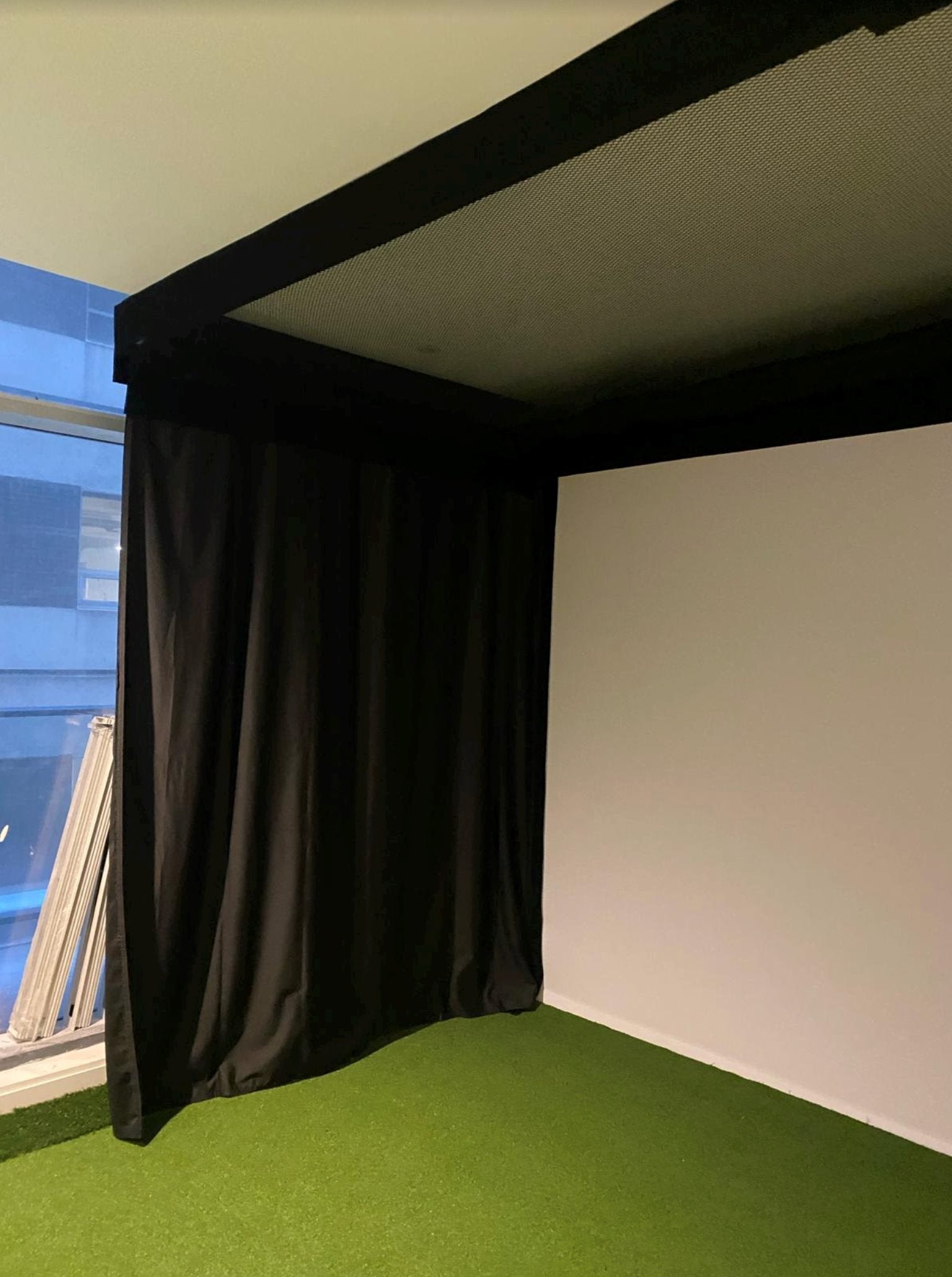 SIG Golf Simulator Curtains - The Golf Guys Online