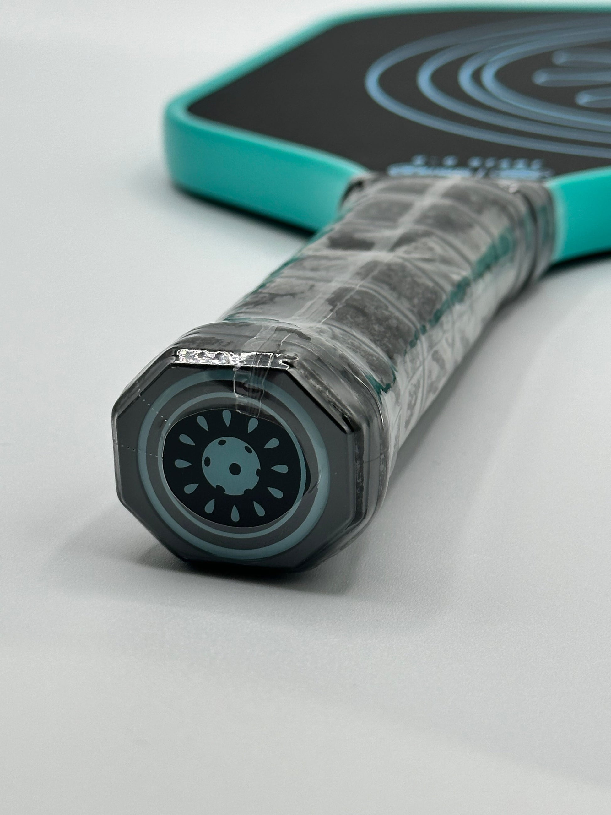 0-0 Start Raw Carbon t700 Carbon Fiber Pickleball Paddle from KiwiLabs (Gen 1.5) - The Golf Guys Online