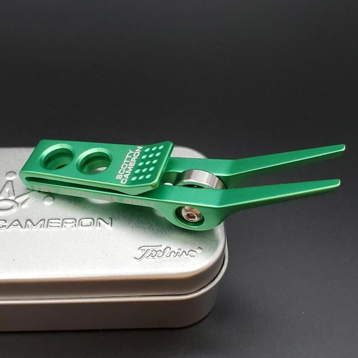 Scotty Cameron 2025 "For Tour Use Only" Irish Green Roller Pivot Tool