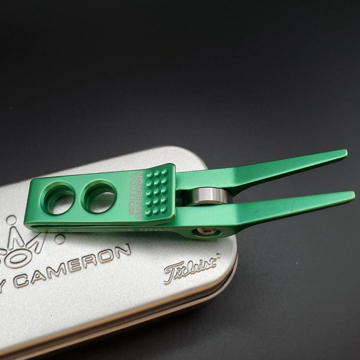 Scotty Cameron 2025 "For Tour Use Only" Irish Green Roller Pivot Tool
