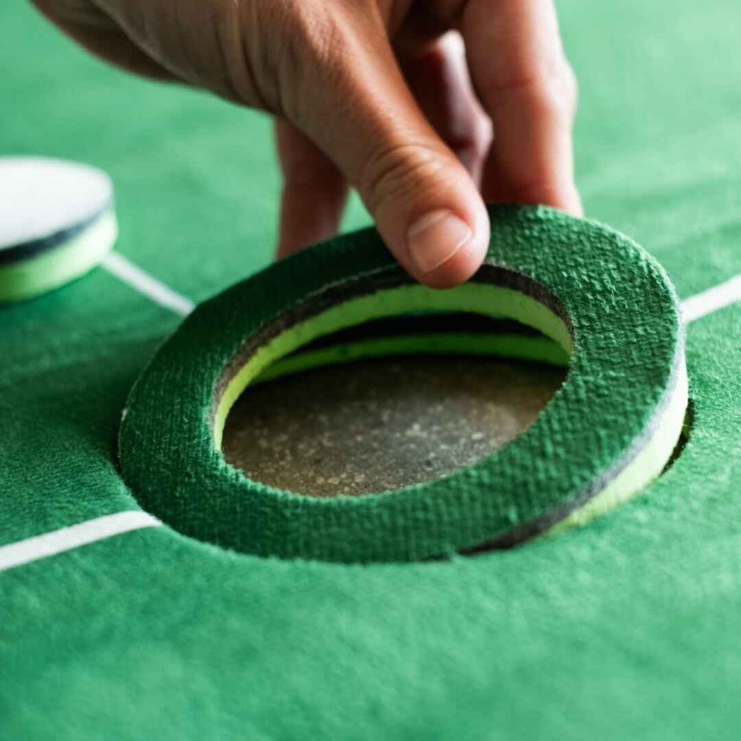 SIG LITE Indoor Putting Green 4' x 10' - The Golf Guys Online