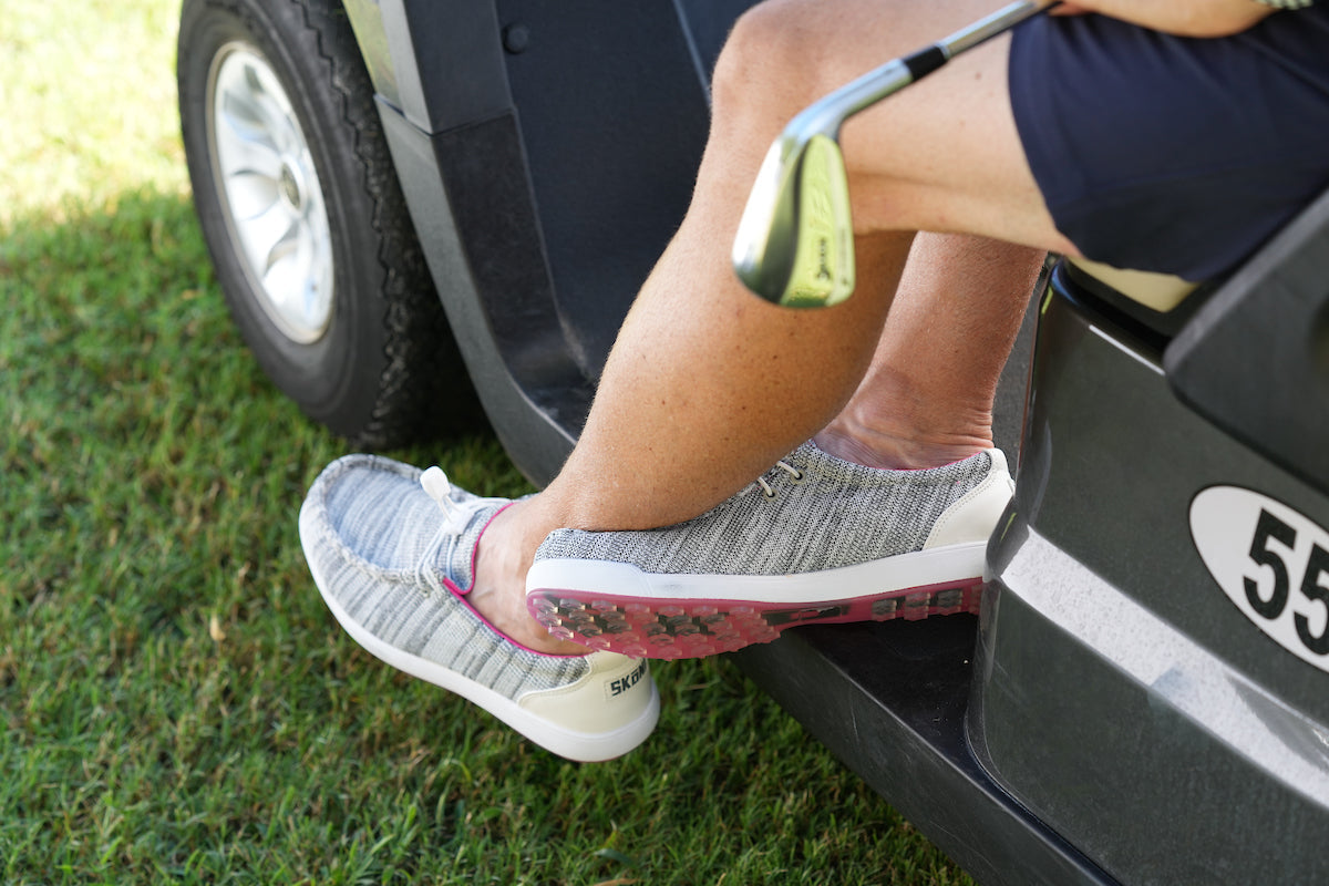 SKŌNI Men's Golf Shoe - Grey/Pink - The Golf Guys Online