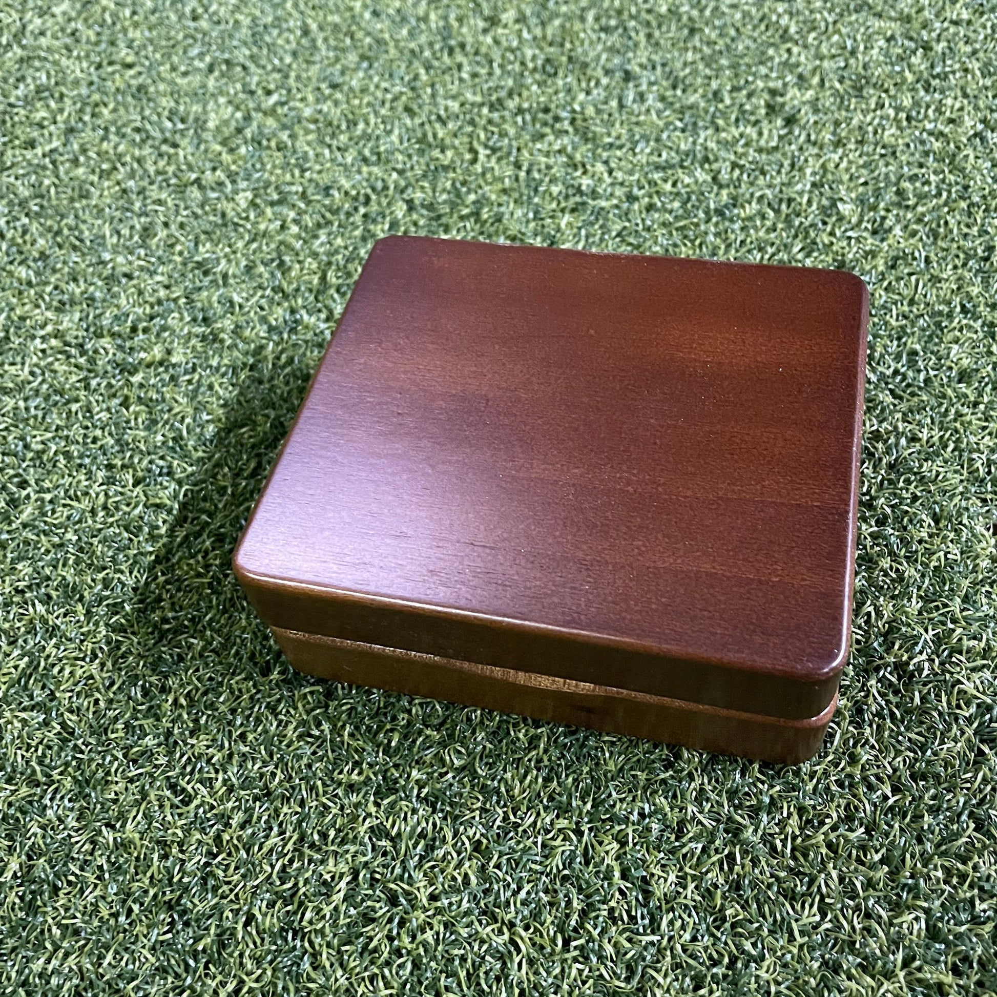Sure Putt Wood Display Box - The Golf Guys Online